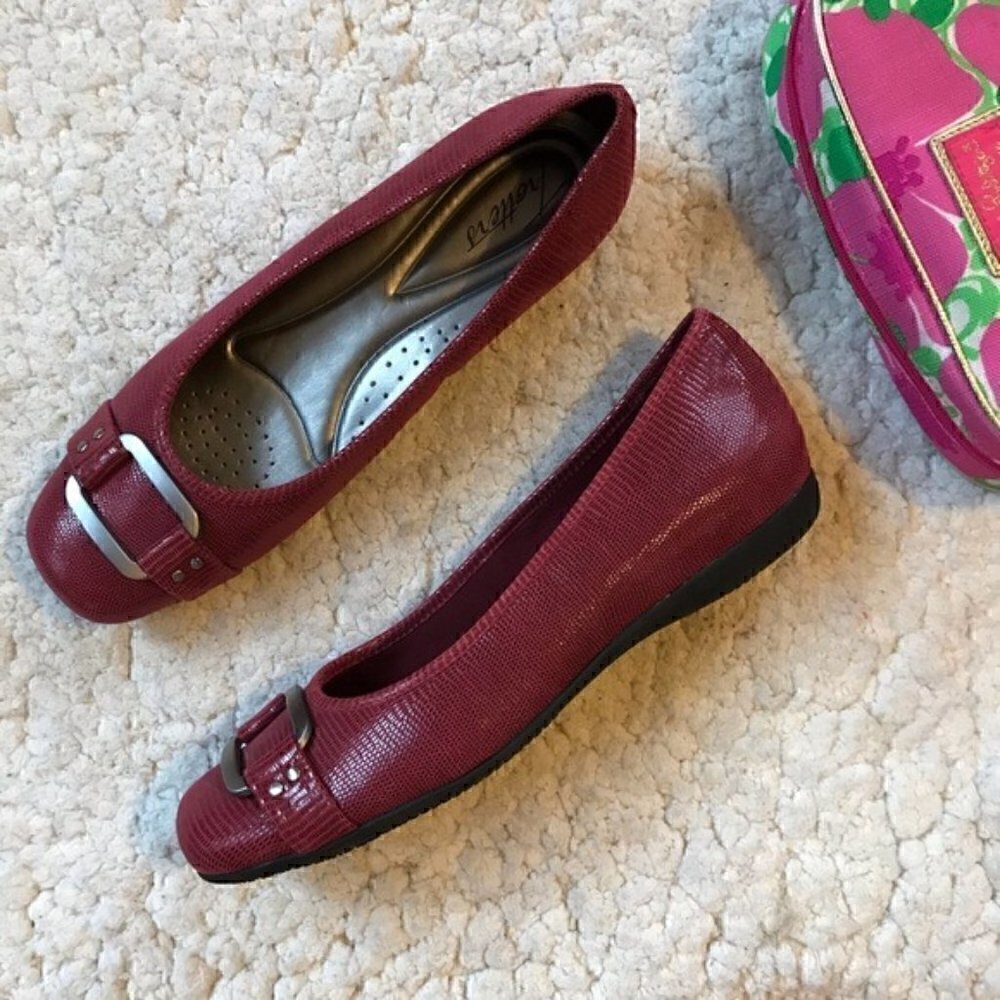 Trotters Size 9N Sizzle Red Lizard Flats